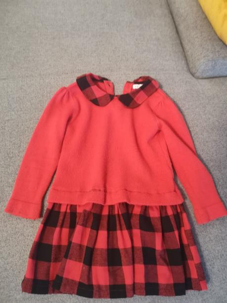 Červené šaty, 104