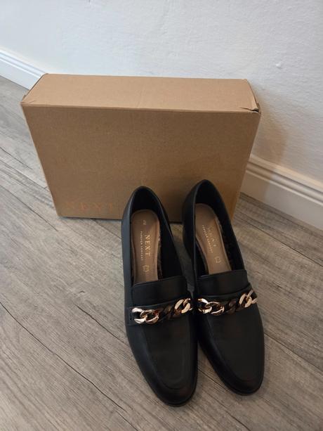 Mokasíny s retiazkou, next,40