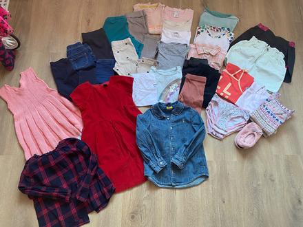 Dievčenské oblečenie 50ks, 104–116