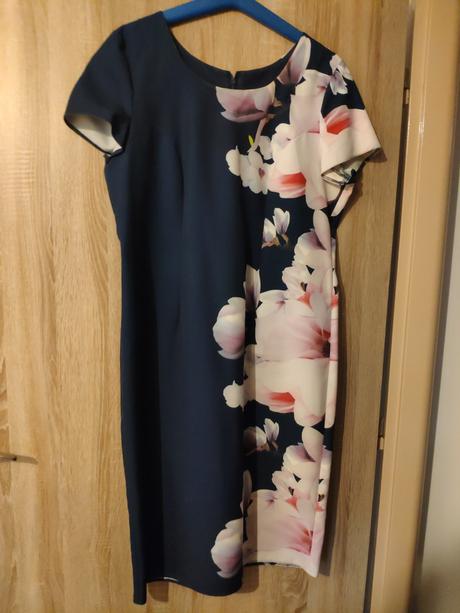 Dámske spoločenské šaty, 46