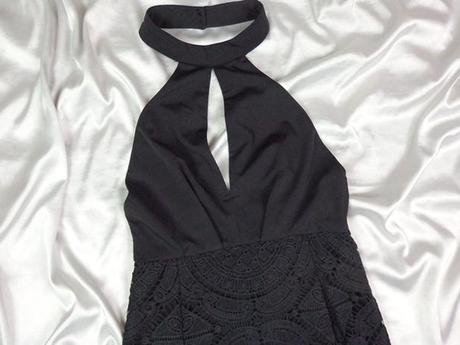 Kvalitné čipkované šaty, xs