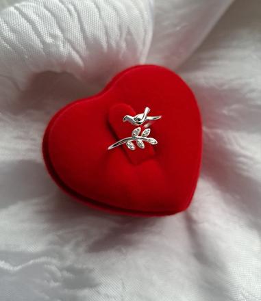 Strieborný prsteň holubica, 