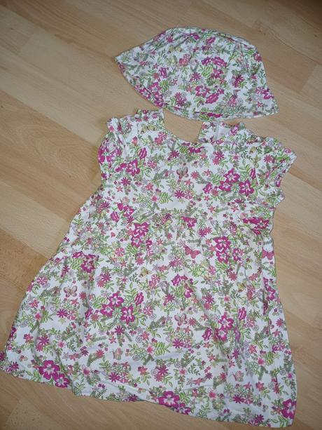 Šaty s klobúčikom v.92, c&a,92