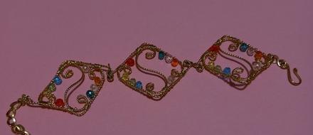 Jemný a veľmi decentný náramok,