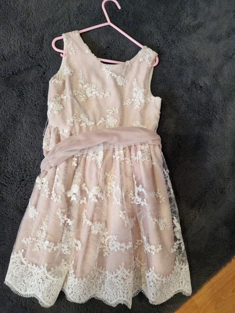 Slávnostné šaty, 128