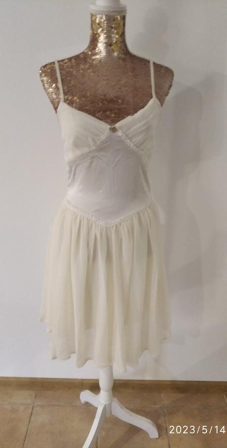 Krasne letné romantické šaty, m