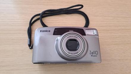 Konica z-up 110 super analógový fotoaparát,