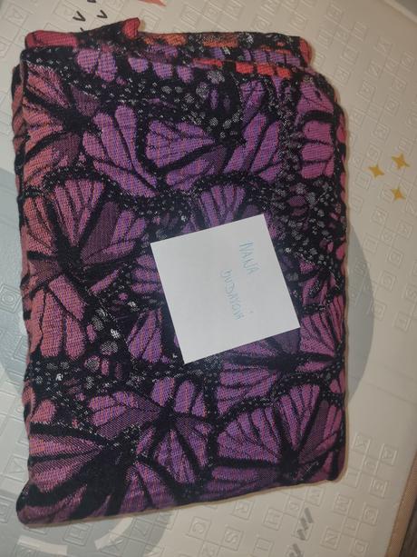 Krásna motýlia šatka, pellicano