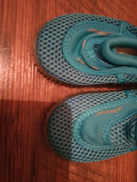 Topánky do vody, 20