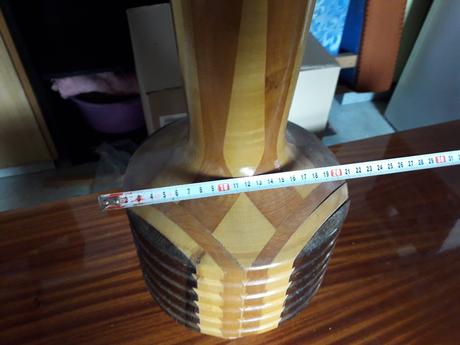 Krasna stara drevena vysoka vaza "socialisticka", 