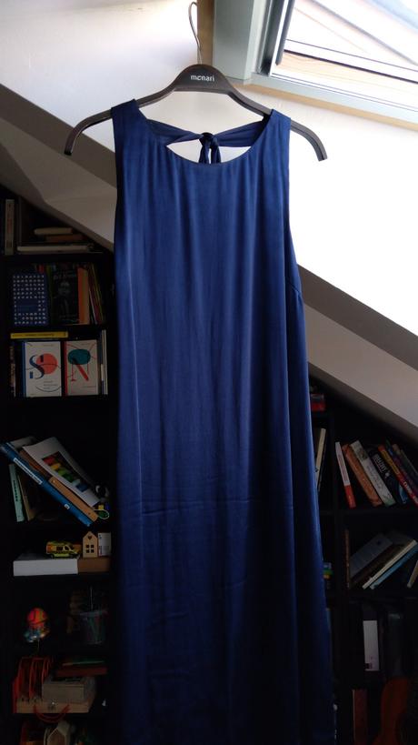 Šaty s otvoreným chrbátom v.38-40 modré, 38