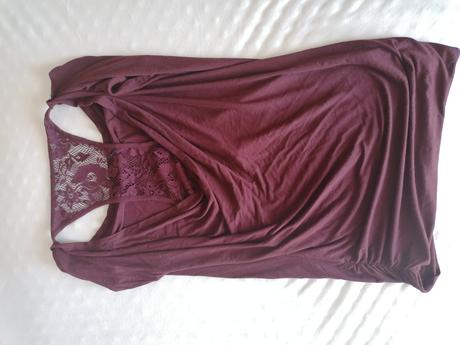 Tričko s vlnou vpredu a výstrihom a krajkou vzad, m