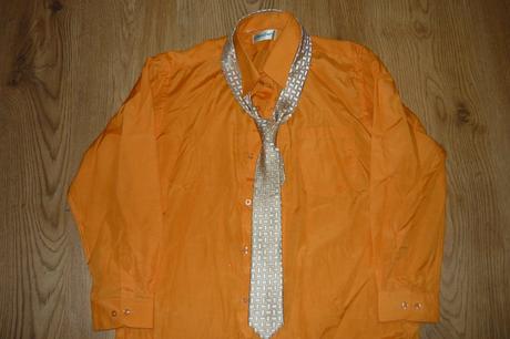 Košela slávnostná s kravatou , 37