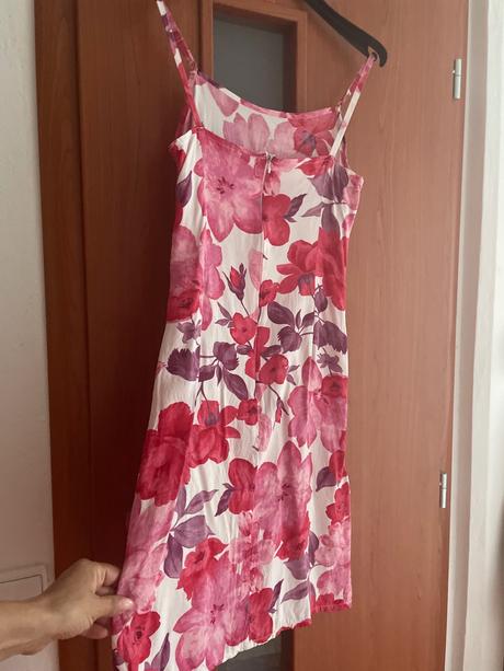 Ľahké letné saty, s