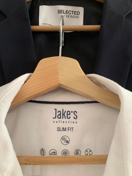 Chlapčenský oblek tmavomodrý, <50