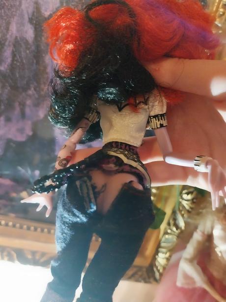 Operetta, monster high, 