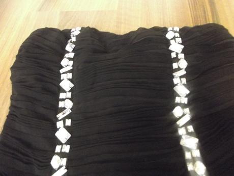 Puzdrove koktailove cierne saty, s