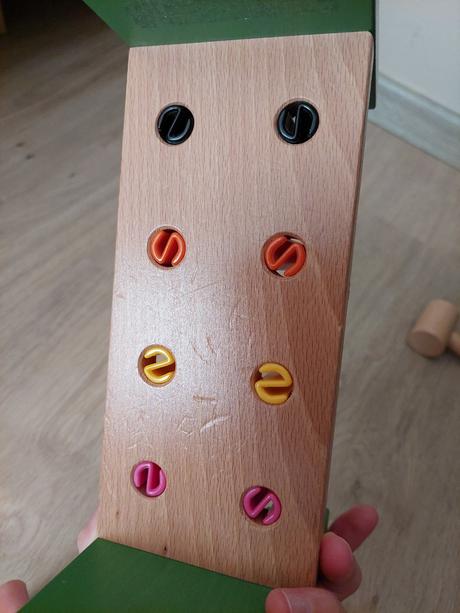 Drevená hračka "zatĺkačka",