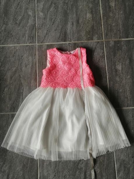 Sviatočné nežné dievčenské šaty v116, 6-8r., 116