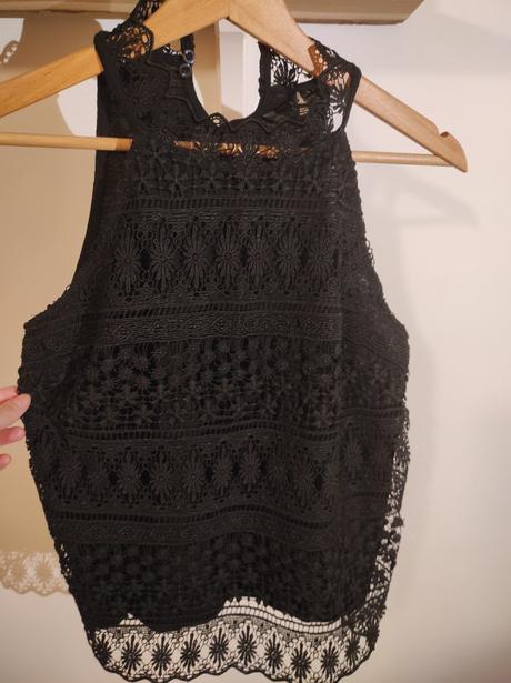 Cierny cipkovany top, stradivarius,m