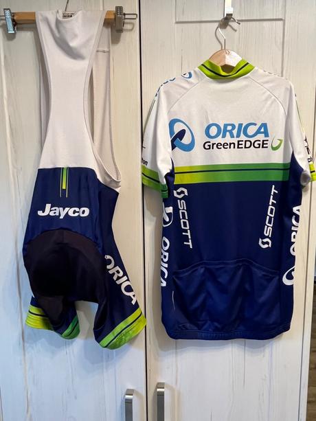 Cyklistický dres+ kraťasy veľ.s, s