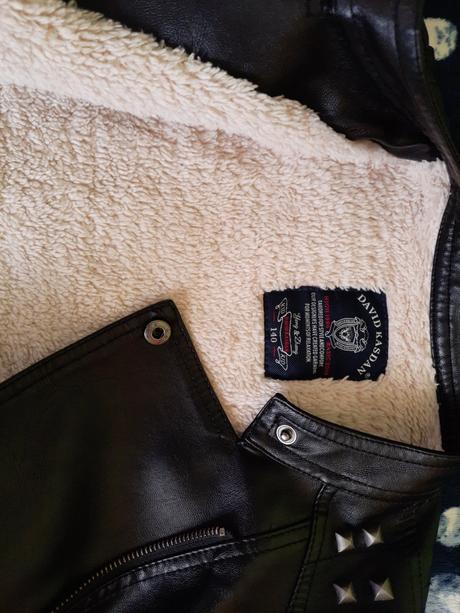 Dievcensky kozenkovy kabat, 140