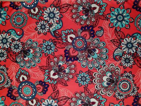 Červené šaty s kvetinovou potlačou, 42