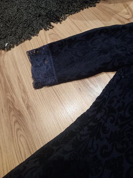 Žakárové šaty, 36