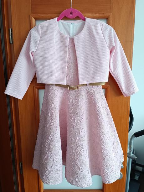 Spoločenské šaty, 146