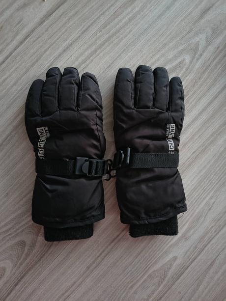 Rukavice, chapter young,158