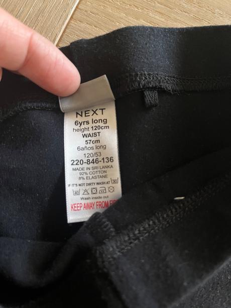 Predĺžené čierne legíny, next,116