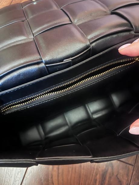 Kožená kabelka crossbody, 