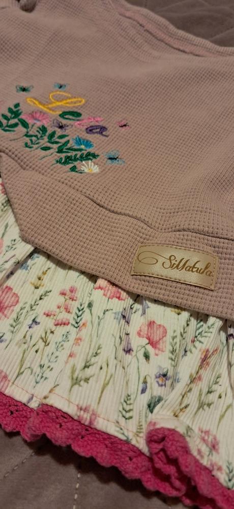 Svetrik s volanikom, 116