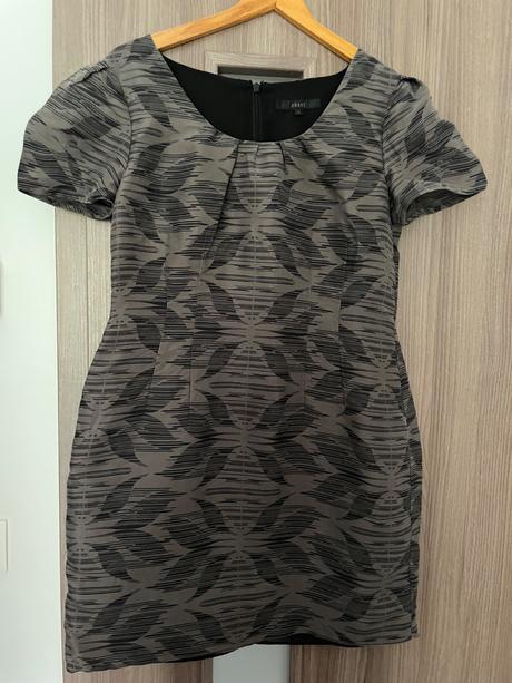 Coast hodvábne šaty, 42