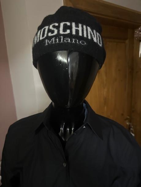 Čiapka s vlnou zn. moschino originál, moschino