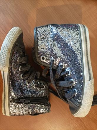 Trblietavé kecky, 24