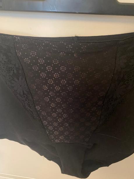 Sťahovacie nohavicky nové vel 42, marks & spencer,<50