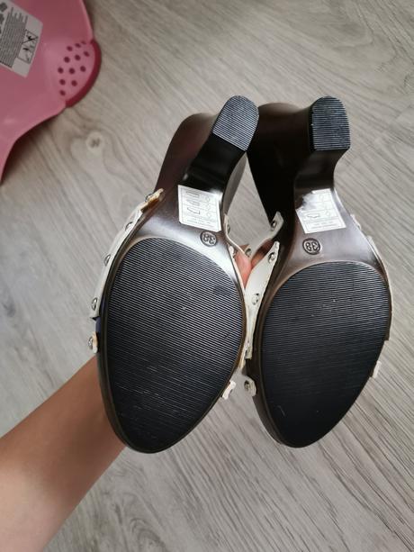 Drevené šľapky, 38