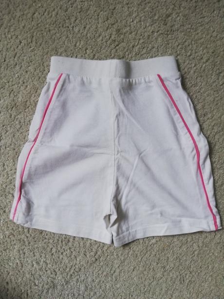 Biele kratasy, c&a,92