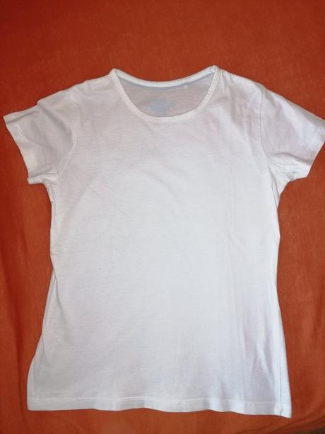 Biele a tmavomodré tričká, pepperts,146