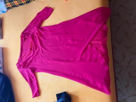 Raz oblečené spoločenské šaty, 44