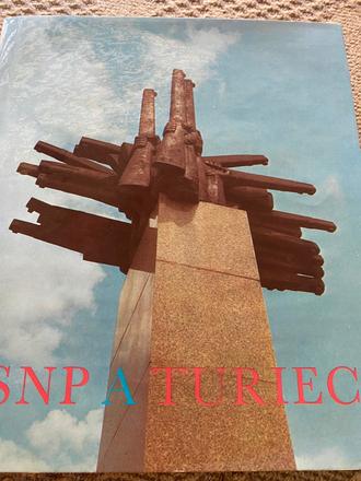 Nádherná historická stará retro kniha snp a turiec, 