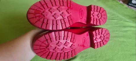 Červené gumáky, 38