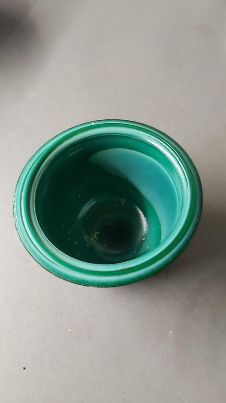 Malachitová dóza bez krytu spodok, 