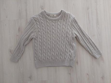 Pletený bledošedý sveter, 116