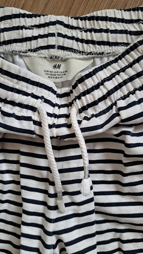 Kraťasy, h&m,134