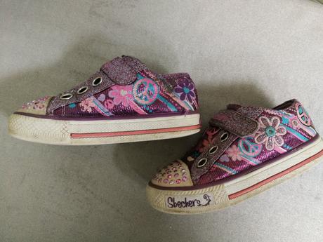 Svietiace 22, skechers,22