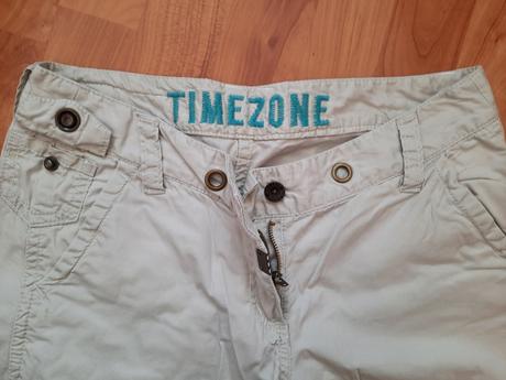 Kvalitné nohavice s vreckami, 28
