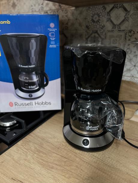 Prekvapkávací dizajnový kávovar russell hobbs, 