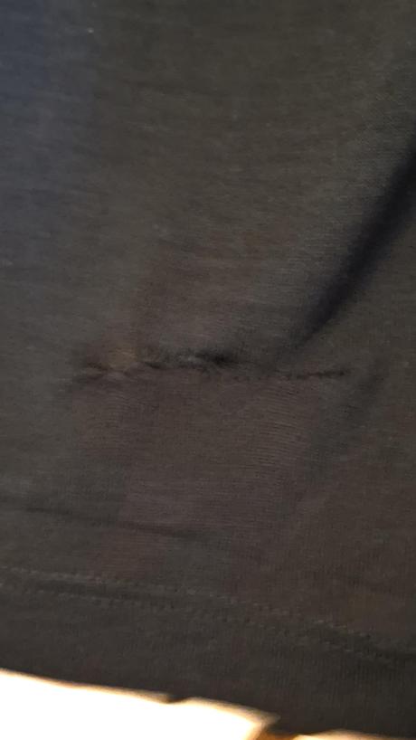 Čierny padavý top bruuns bazaar, s